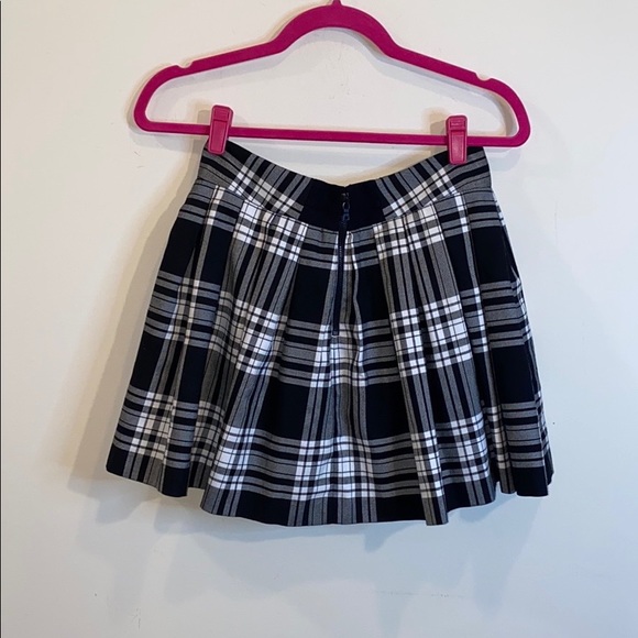 Alice + Olivia “Fizer” plaid pleated skirt 4 - Picture 6 of 6